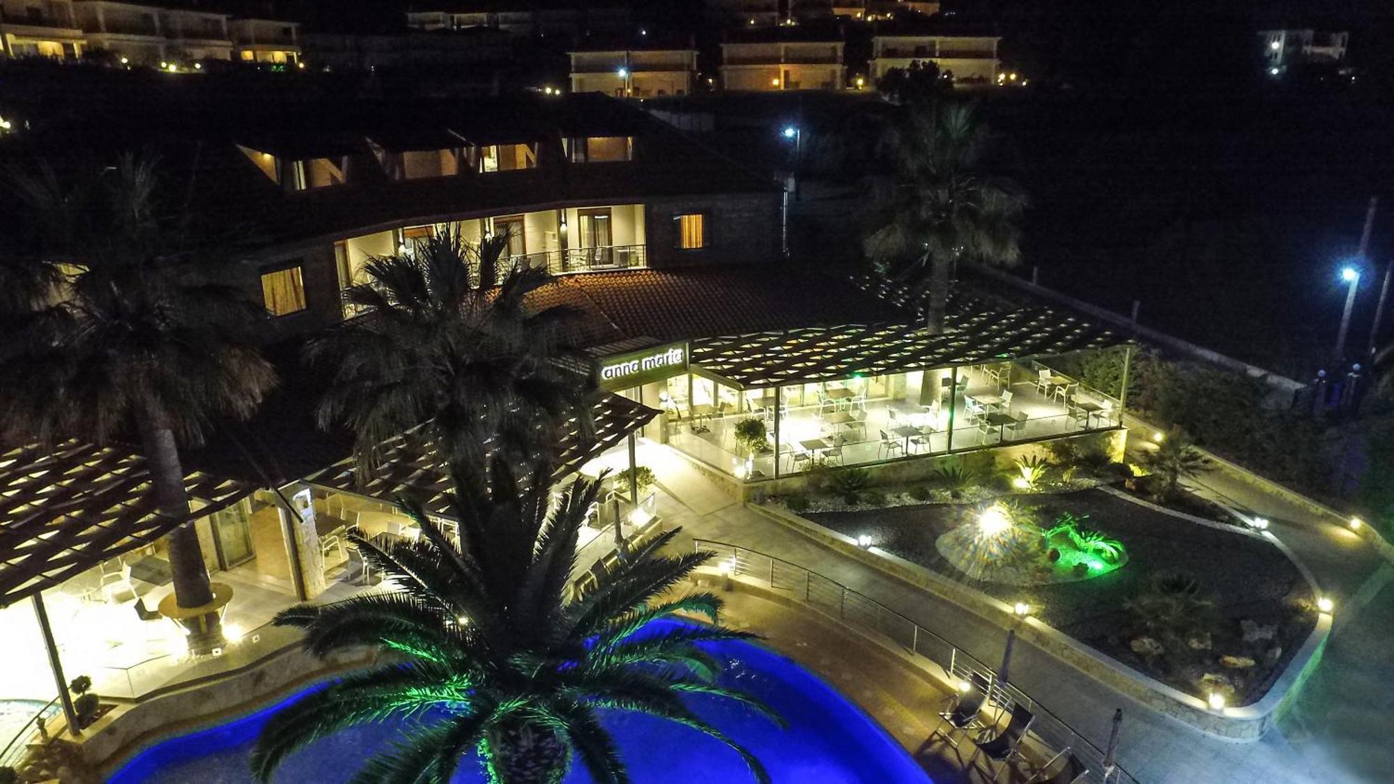 פפקוהורי Anna Maria Paradise מראה חיצוני תמונה